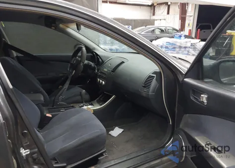 2005 Nissan Altima 2.5 S from USA, damaged, VIN 1N4AL11D55N426334